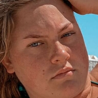 chynna Meztelen