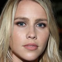 Claire Holt Meztelen