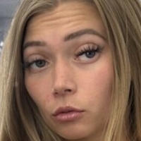 Claire Thompson Meztelen