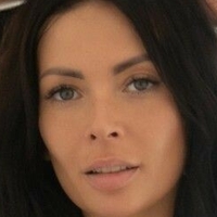 Claire Meztelen