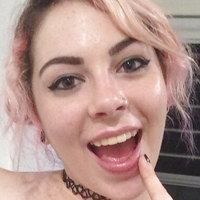 clanni Meztelen