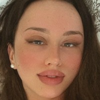 Clauds Meztelen