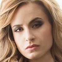 Corinna Münzhuber Meztelen