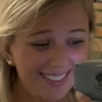 Courtney Knill Meztelen
