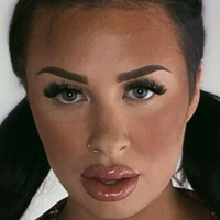 Courtney Luck Meztelen