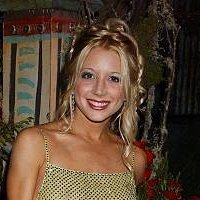 Courtney Peldon Meztelen