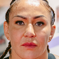 criscyborg Meztelen