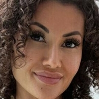 Curly Amelia Meztelen