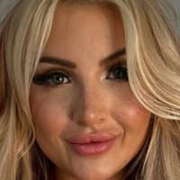 Daisy May Meztelen