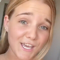 Darcy B Meztelen