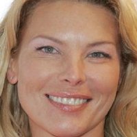 Deborah Unger Meztelen