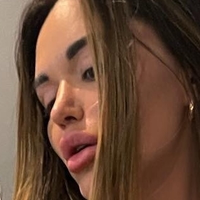 Deesha Meztelen