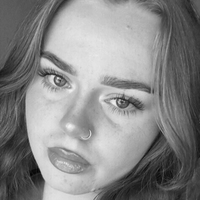 demiprobert Meztelen