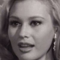 Denyse Roland Meztelen