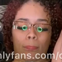 dess__2 Meztelen