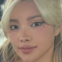 Dia Kim Meztelen