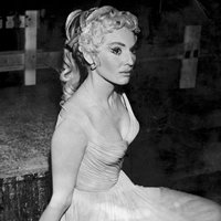 Diane Cilento Meztelen