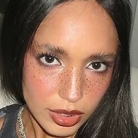 Dina Ayada Meztelen