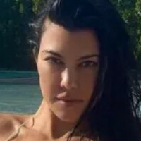 Diskussion: Kourtney Kardashian Meztelen