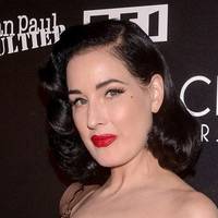 Dita Von Teese Meztelen