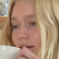 Dottir Model Meztelen