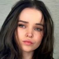 Dove Cameron Meztelen