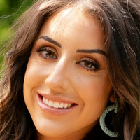 Dr. Britt Baker Meztelen