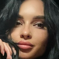 Elaina Judith Meztelen