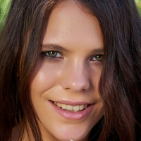 Elena Max Meztelen