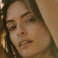 Elizabeth Giolito Meztelen