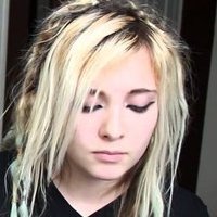 Elizabeth Grace Meztelen