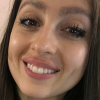 Elizabeth Sentbyeros Meztelen