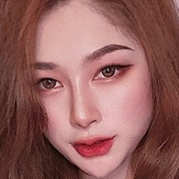 Ellena Ling Meztelen