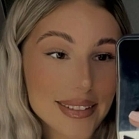 Ellie M Meztelen