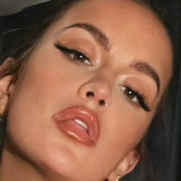 Ellie Robinson Meztelen