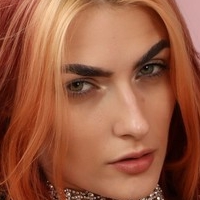 Ellmae Meztelen