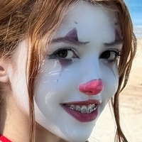 Elowen Clown Meztelen