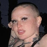 Embodoe Meztelen