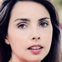 Emilie Cazenave Meztelen