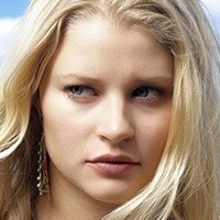 Emilie de Ravin Meztelen