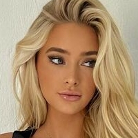 Emilie Kull Meztelen