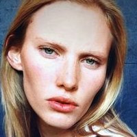 Emily Baker Meztelen