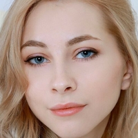 Emily Cade Meztelen