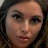 Emily Hurley Meztelen