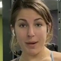 Emily Joel Meztelen
