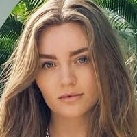 Emily Krueger Meztelen