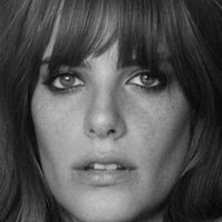 Emily Labowe Meztelen