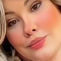 Emily Luis Leon Meztelen