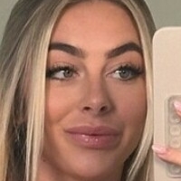 Emily Ray Meztelen