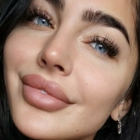 Emily Rinaudo Meztelen